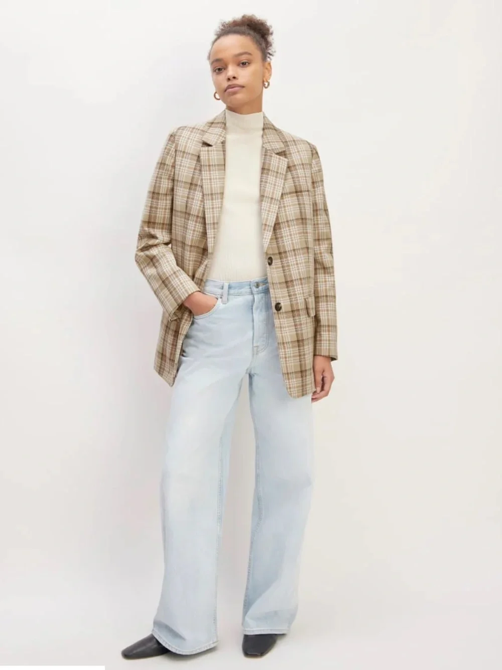 Everlane Blazer Oversized in Buttersmoth Pale Khaki Plaid